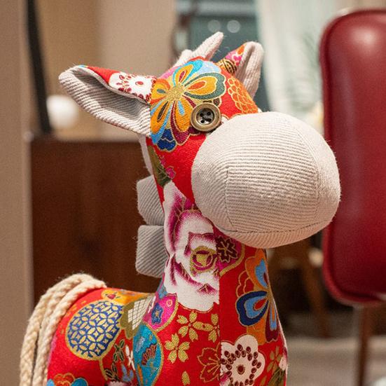 Jucărie de pluș Cal în floare de bujor Stil chinezesc Mascota Anul Calului Material floral Ornament zodiacal Decorațiune Festivalul Primăverii