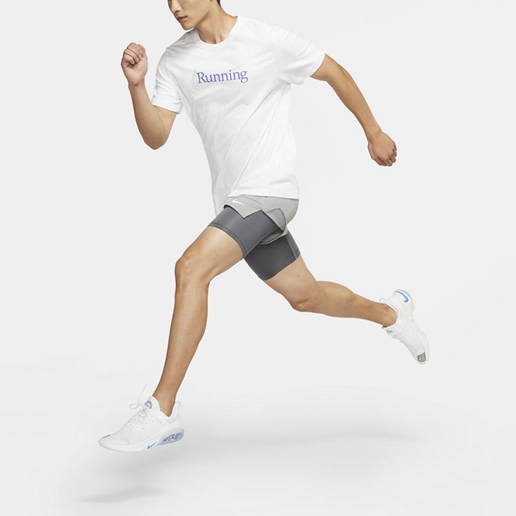 Nike T-shirt da Uomo a Maniche Corte con Stampa Logo Running Bianca CW0946-100