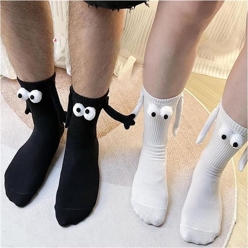 

Пара держащаяся за руки носки,Забавные магнитные носки с магнитным всасыванием 3D-куклы,Забавные носки для женщин и мужчин