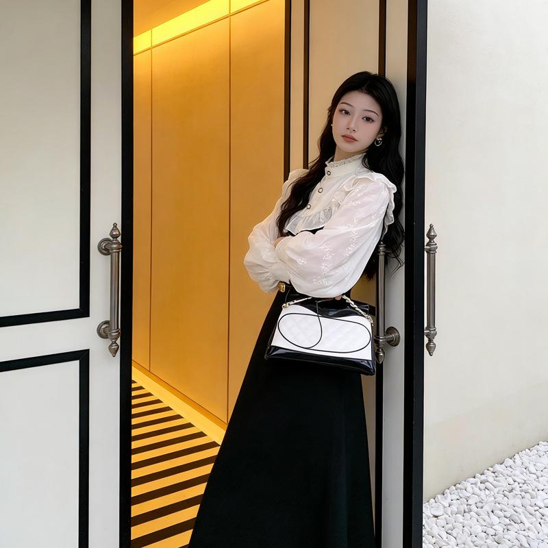 Women's Elegant French Retro Black & White Patchwork Lace Long Sleeve Autumn Dress with Waist-Cinched Slimming Design