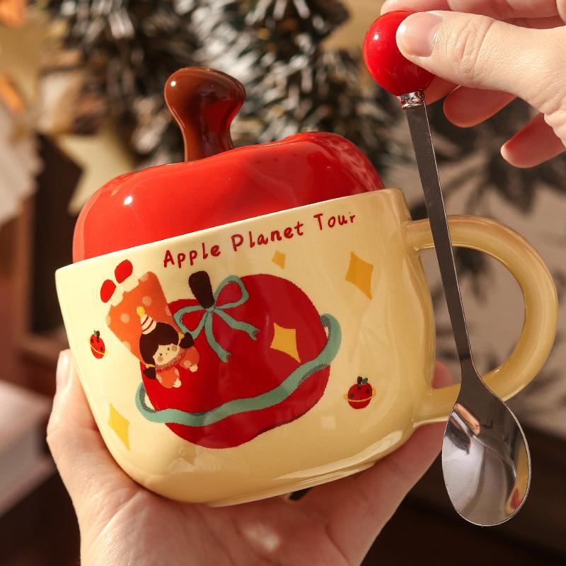 

Cute Cartoon Apple Girl Cup Girl Best Friend Mug with Lid High Value Ceramic Water Cup Birthday Gift 401-500ml