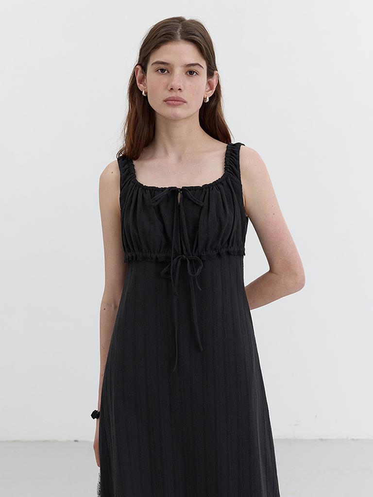 Deonseuteu Shirring Ribboned Sleeveless Dress_Uddr5B221_Black