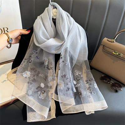 Bufanda de encaje brillante de lujo para mujer, hijab de seda, chales y envolturas de lana suave, bufandas finas con flores grandes, bufanda femenina nueva