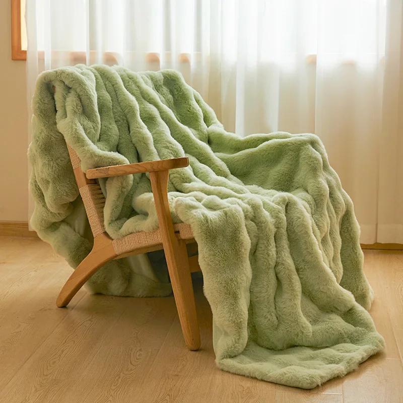 Class A Rabbit Fleece Blanket Quilt Winter Thickened Milk Fleece Office Nap Sofa Blanket Comfortable, Can Be Covered At Any Time