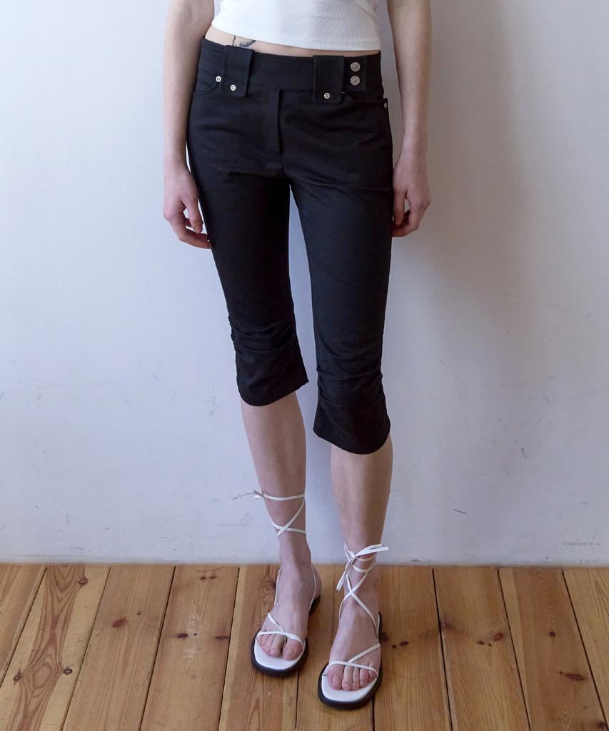 Podeowedeo Shirred Capri Pants (Black)