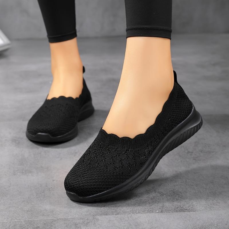 Summer Breathable Mom Shoes for Mature Women Casual Flyknit Mesh Shoes with Soft Soles Lightweight Plus Size Women's Shoes