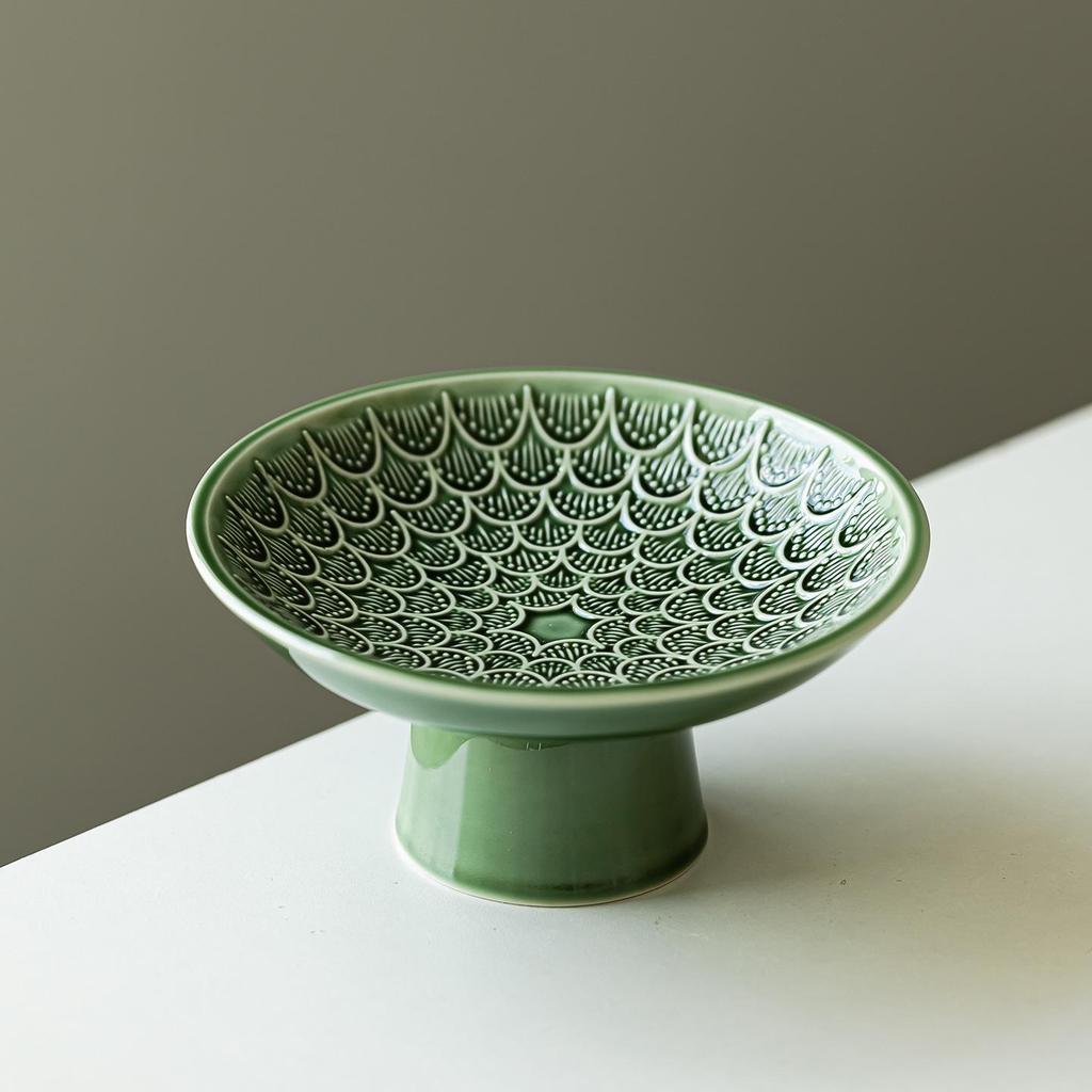 Elegant Ceramic Fruit & Dessert Plate with High Base – Luxurious Tableware for Cold Dishes