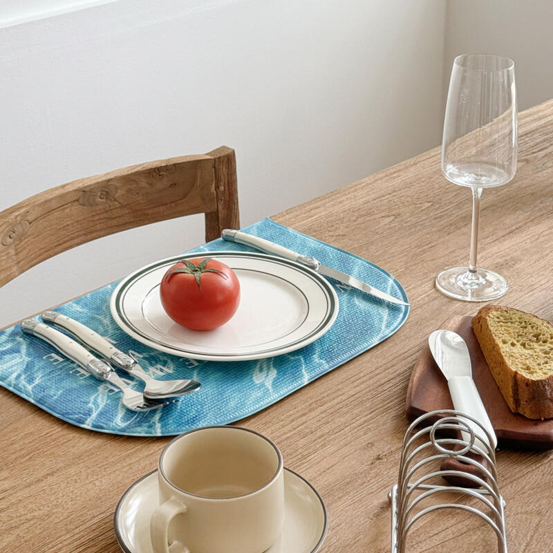 

Wave Table Mat