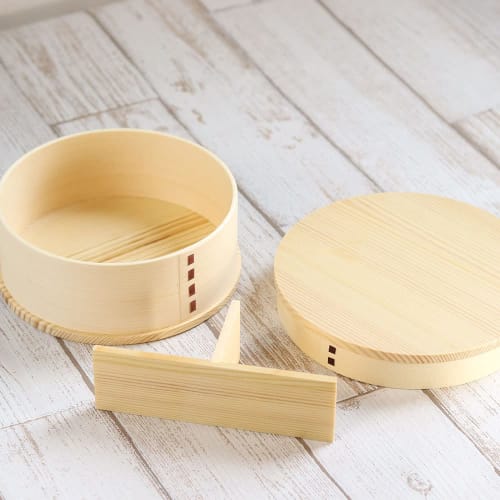 Magewappa Round Lunch Box, Natural Color, 650cc, with Dividers and Band