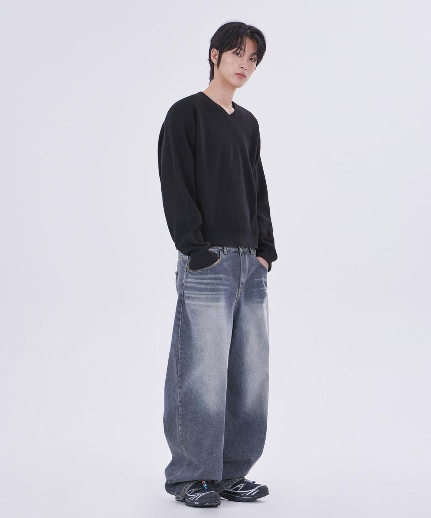 GLW Minimal V-Neck Crop Knit Black