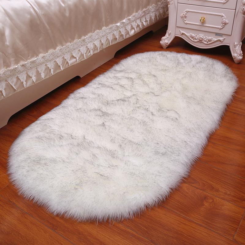 White Imitation Wool Plush Carpet for Bedroom & Living Room
