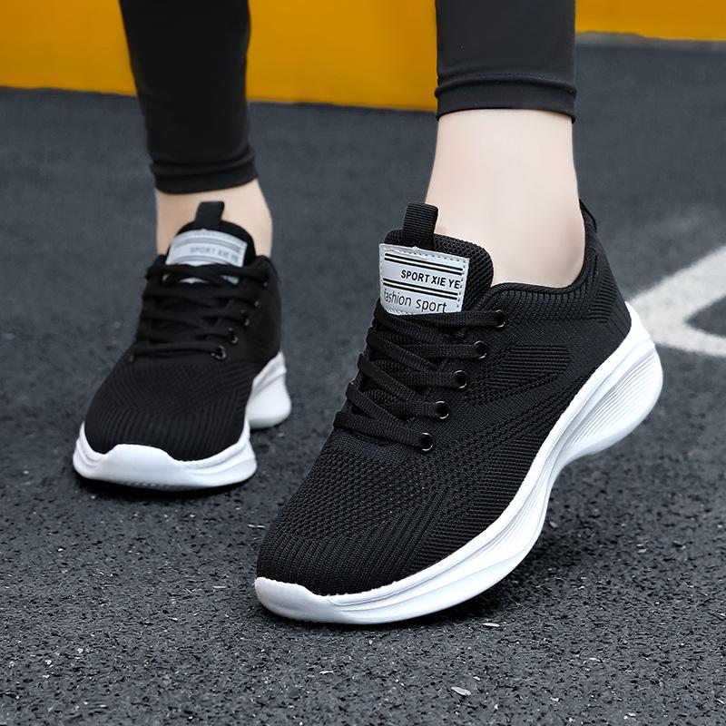 High elastic and lightweight running shoes, new middle school students, light and breathable, fly-woven, mesh shoes for women