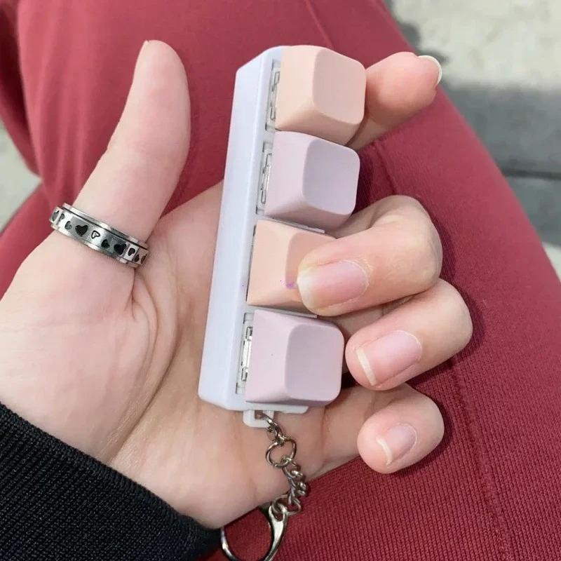 Toys Keyboard Key Fidget Toy Colorful Keychain Keycap Stress Relief Toy For Children Adults Gift Presents Finger Button Anti-stress