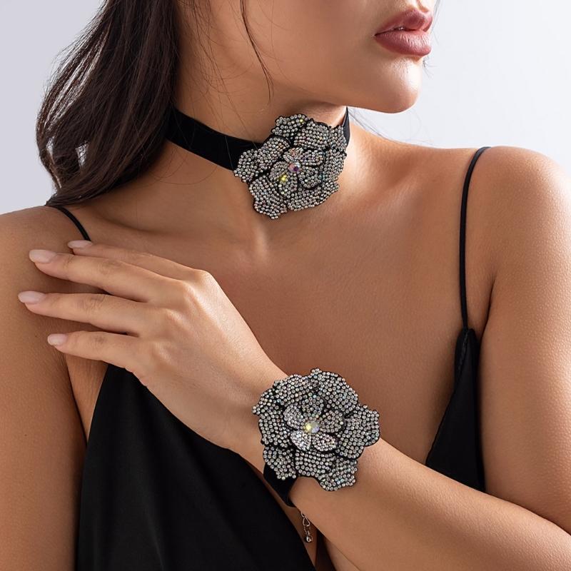 Exaggerated Romantic Big Flower Rhinestones Clavicle Chain Bracelet for Women Elegant Adjustable Choker Y2K Accessories