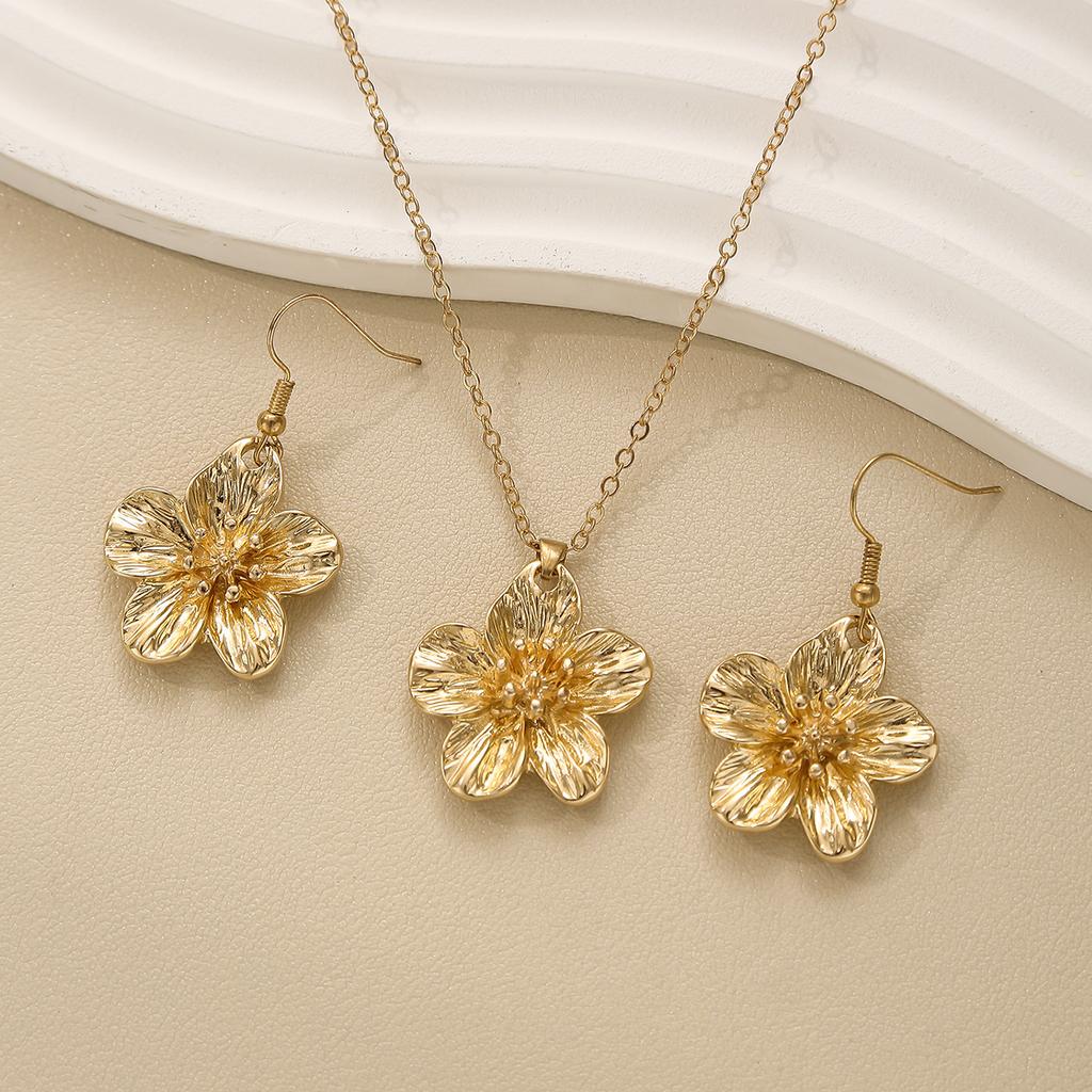Hot-selling creative ring love shape pendant necklace women's and earrings elegant versatile jewelry set