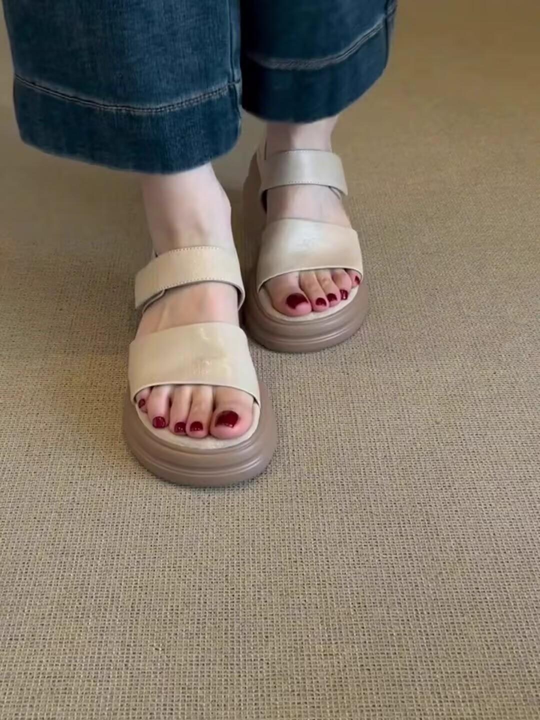 

Модель из овчины~ сандалии на платформе женская летняя одежда ретро повседневный увеличение роста юбка красивые универсальные на мягкой подошве римские туфли 40 абрикосовый