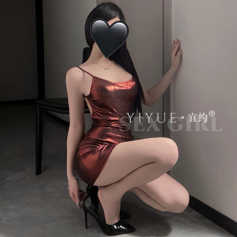Yiyue Erotic Lingerie, sexy and hot girl halter, shiny nightclub hip-hugging dress, women's uniform, tempting no-take sleeping dress 1309