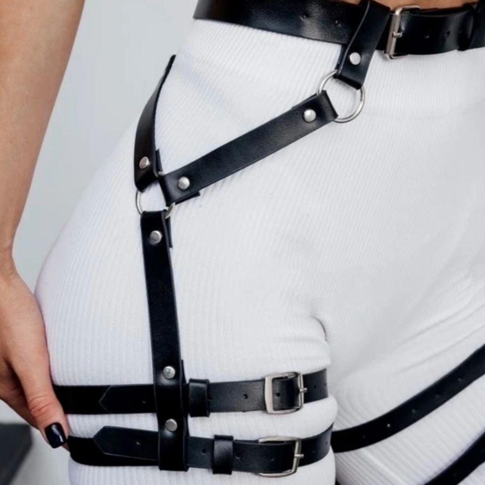 Kožený Postroj Pasový Pás Punkový Body Harness Pás Dutý Pás pro Kalhoty Pasové Doplňky