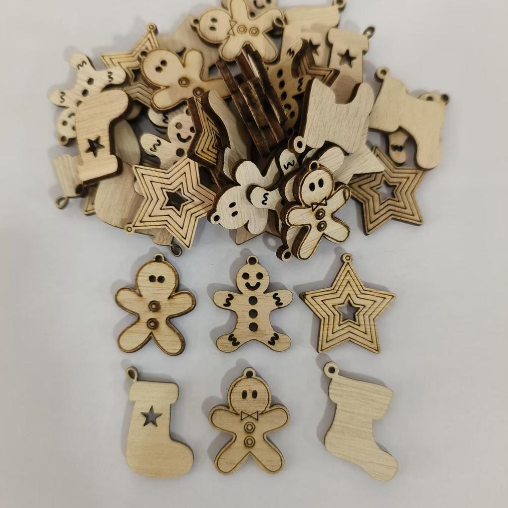 Ornements de Noël Vintage Écologiques - Design Créatif en Copeaux de Bois Dessinés