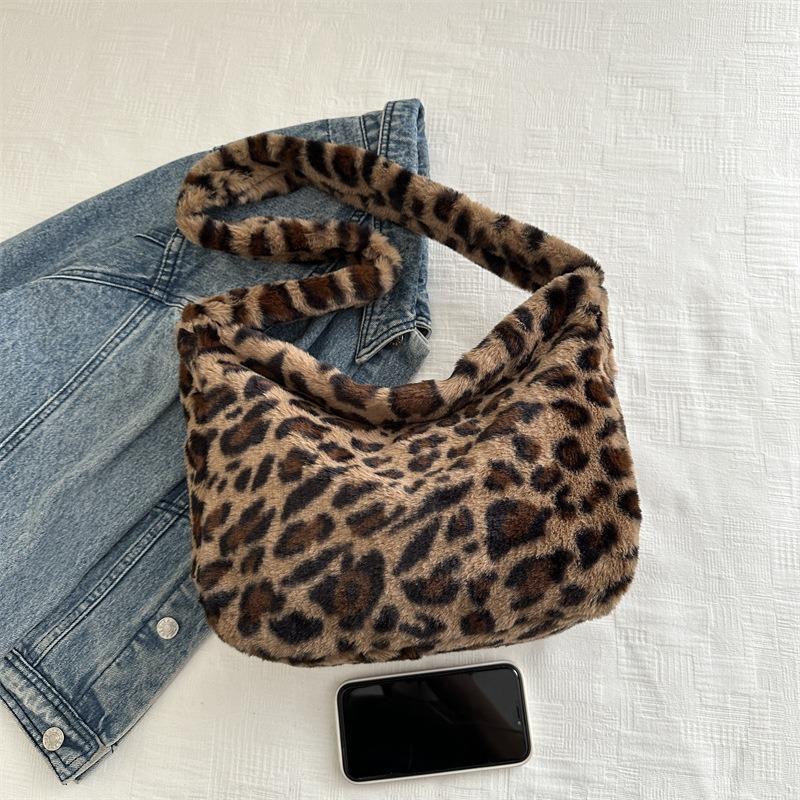 Fashion leopard print plush women's bag 2 autumn and winter new personalized underarm fluff shoulder bag handbag