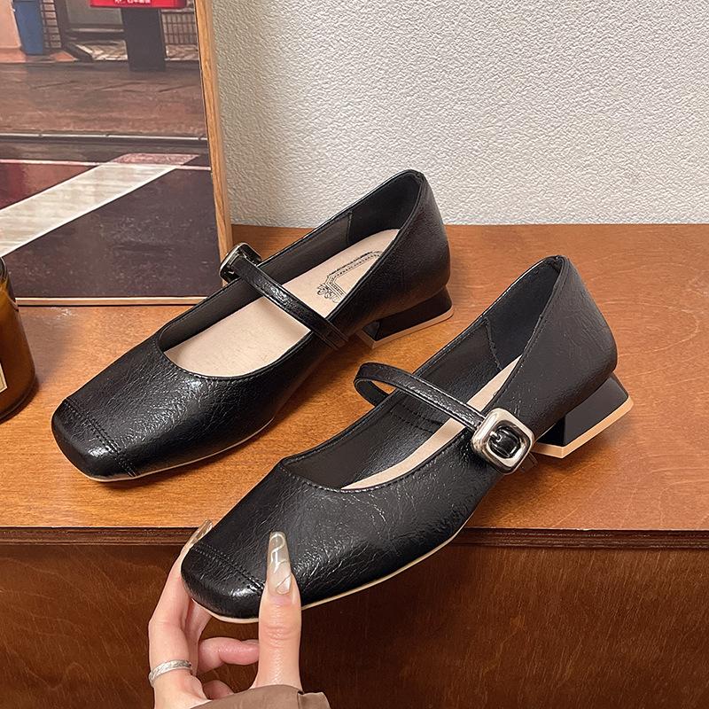 

French evening breeze soft-soled single shoes women s 2025 new spring and autumn retro flat-soled with skirts versatile square head Mary Jane shoes 35 чёрный