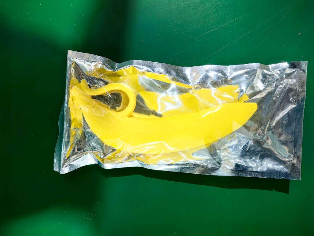 Women's Banana-Shaped Manual Masturbation Toy - 250 Pieces/Box