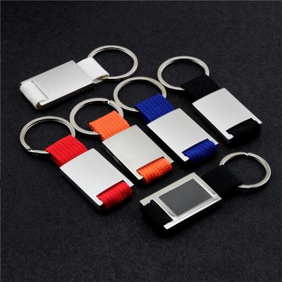 Gravierbarer Metall- und Leder-Schlüsselanhänger: Auto-Event-Geschenk Anhänger