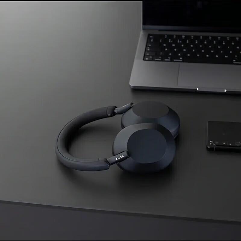 Sony WH-1000XM5 Wireless Noise-Cancelling Headphones