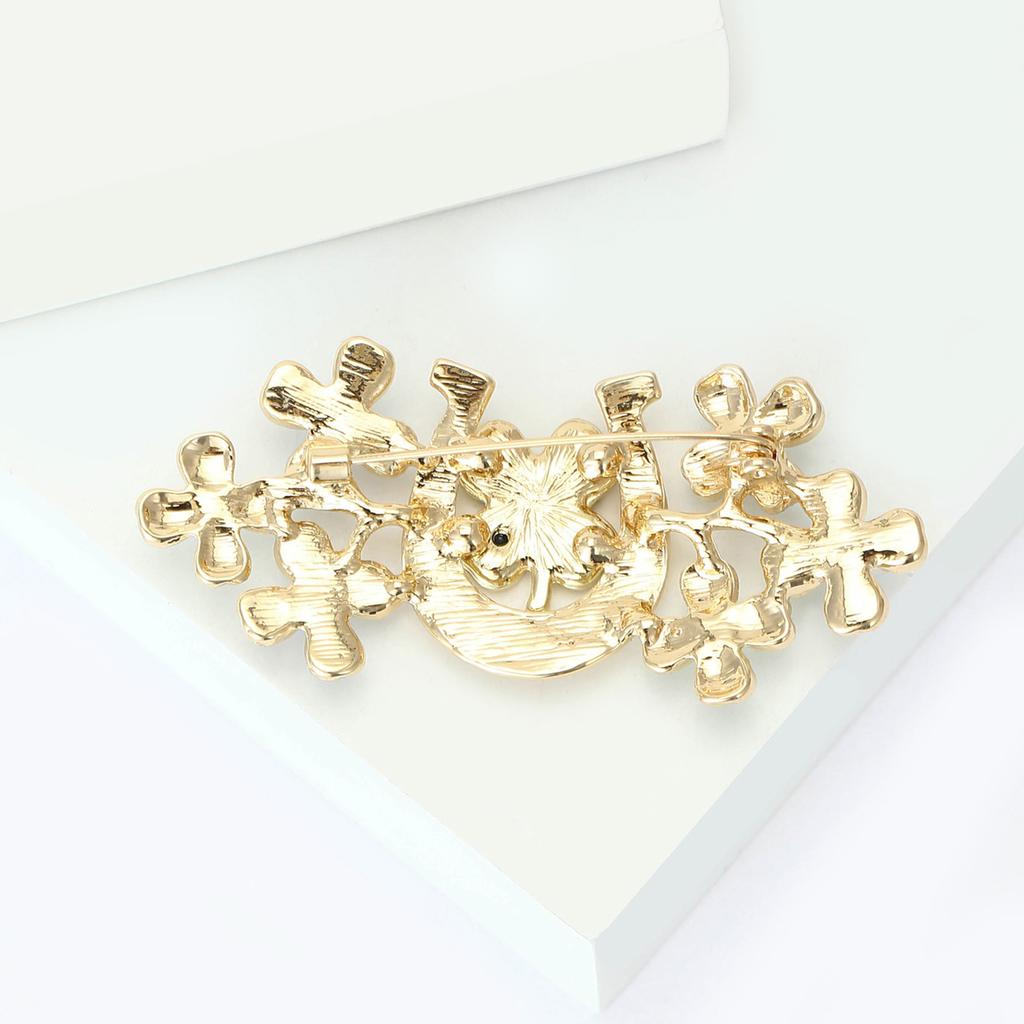Luxury Shell Four Leaf Clover Brooches for Women Unisex Rhinestone Plant Pins Keychain Event Party New Gifts Jewelry Accessories
