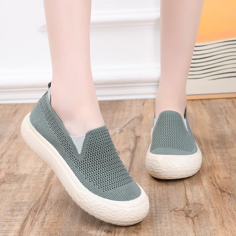 Sommer alte Peking Stoffschuhe Damen neue atmungsaktive Fly-Woven Mesh weichsohlige Slipper flachsohlige lässige und bequeme Mutterschuhe