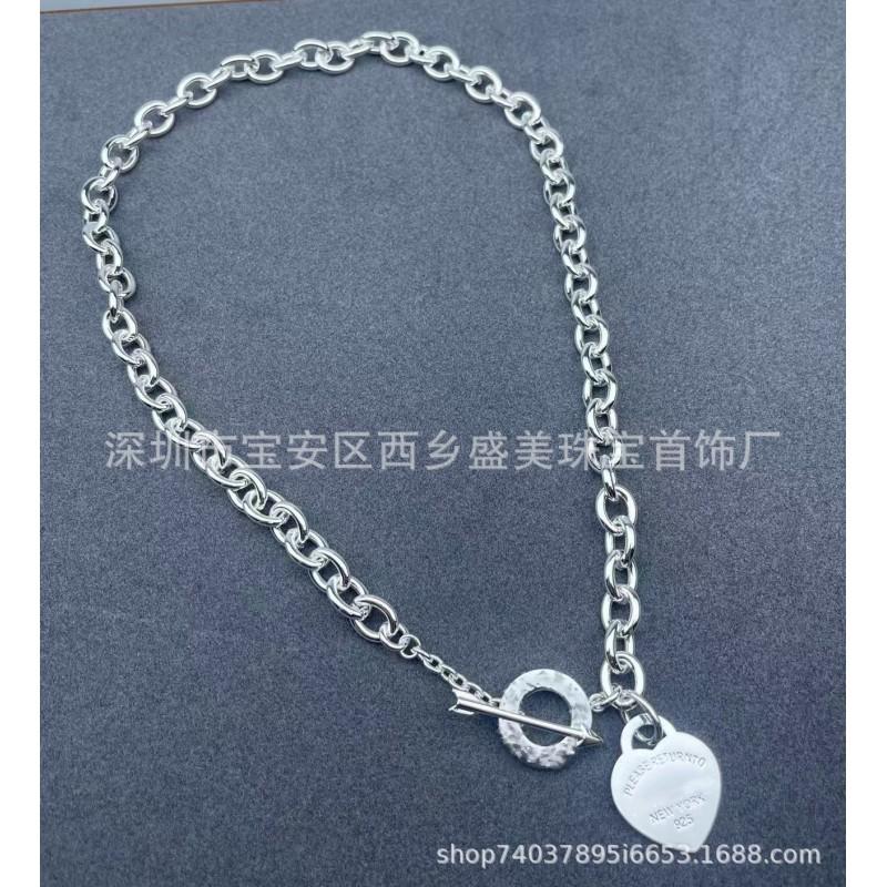 V-Gold Heart Pendant Necklace Bracelet Set Fashion Chunky Chain OT Clasp Women Party Stylish Minimalist Jewelry
