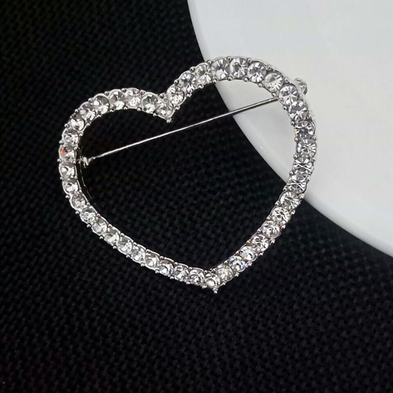 

Брошь в форме сердца для женщин: Корсаж, Свитер, Кардиган, Шаль и Брошь для пальто.