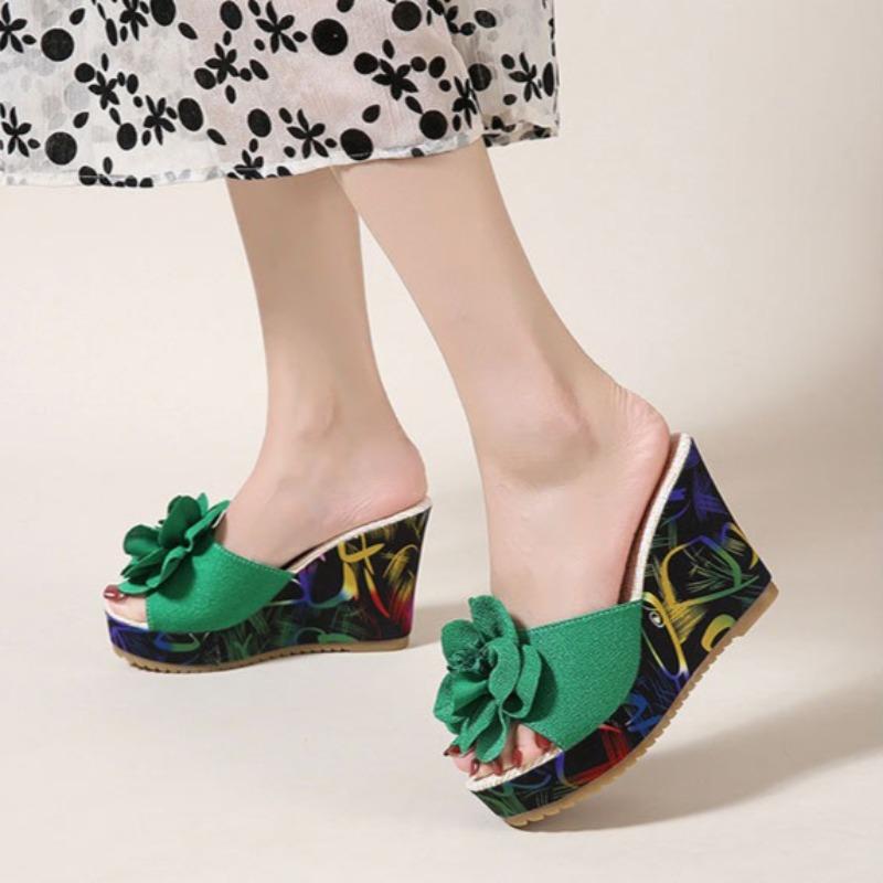 Ciabatte da donna con zeppa floreale taglie forti