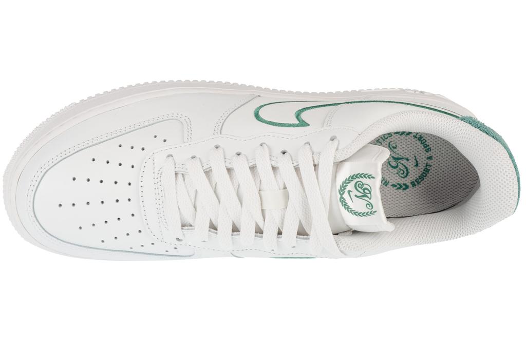 Nike Air Force 1 07 LV8, weiße Herren-Sneaker