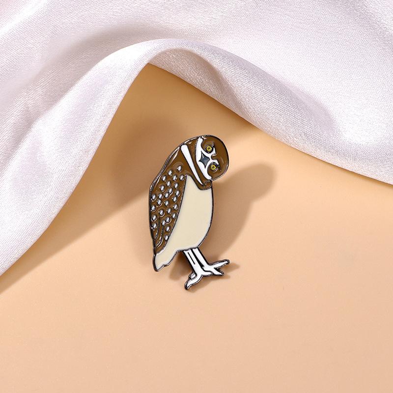 Cartoon animal bird badge exquisite creative alloy paint sparrow bird brooch men's and women's bags clothing accessories