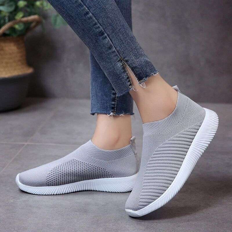 2025 Drei-Jahreszeiten neue Übergröße Sport bequeme flachsohlige Damen Einzelschuhe Fliegenstrickschuhe Studenten Freizeitschuhe Low-Top Schuhe