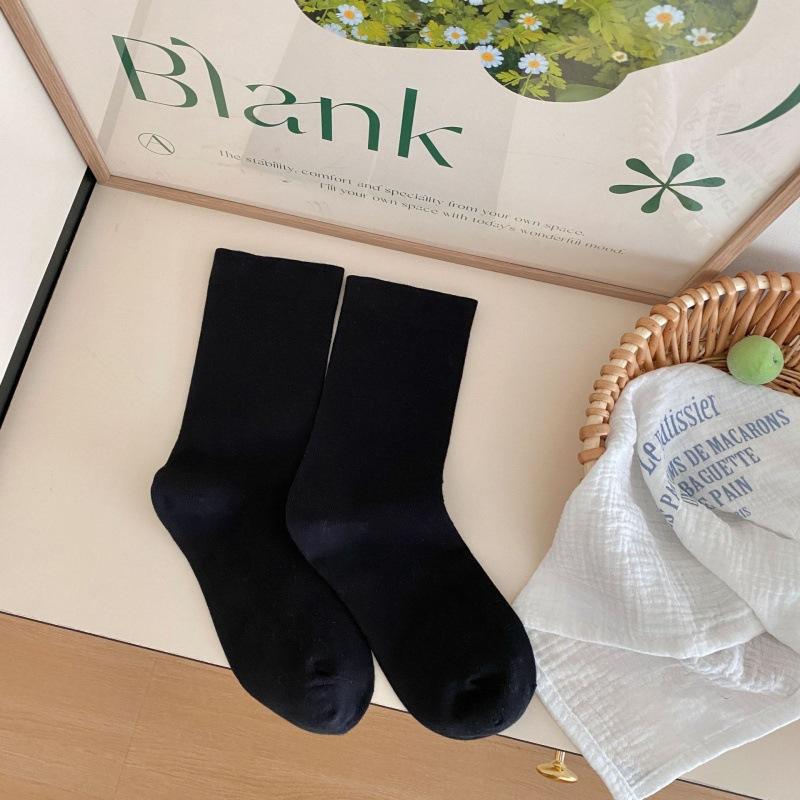 

Ladies Spring and Autumn Comfortable Pure Color Simple Gentle All Build Moon Son Pile Cotton Socks 1 pair чорний