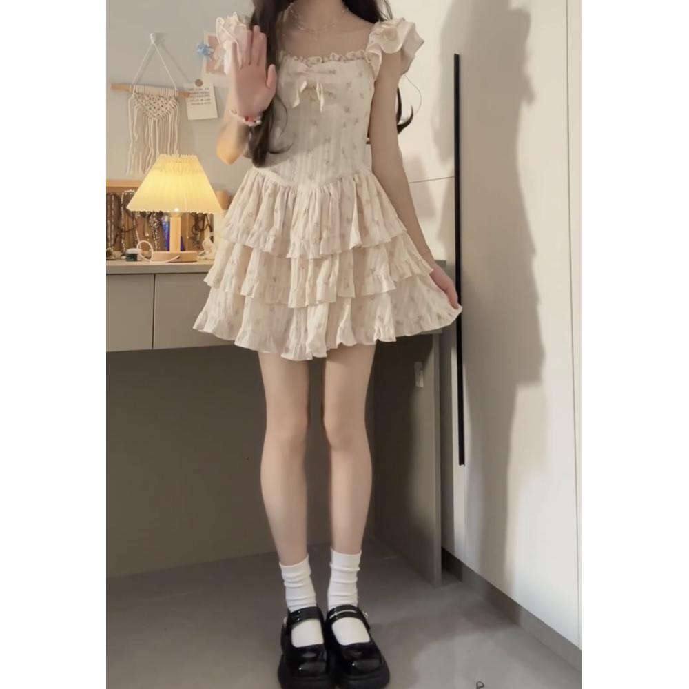 

Девочковое милое цветочное маленькое платье с кружевом, с нежными и сладкими нотками, в повседневном стиле, с пышной юбкой и акцентом на талии. XL- (recommended 110-60kg)