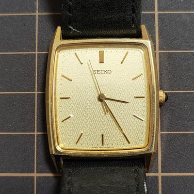 SEIKO Gold Rectangular Watch Management [Working Condition] Men's 7N01-5A4B (Watch K26)