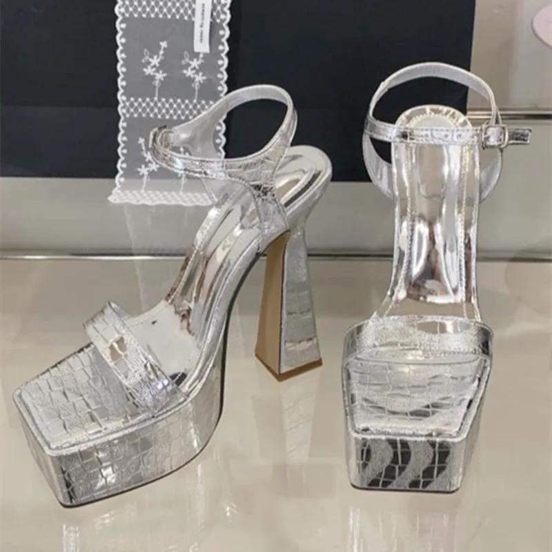 

Модные женские сандалии с квадратным носком, ремешком на щиколотке, толстой подошвой, открытым носком, на очень высоком каблуке, шлепанцы, праздничная обувь для платья 40 серебряный