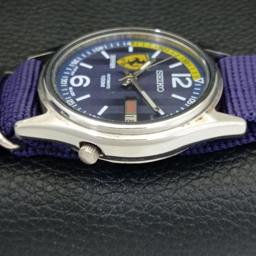 SEIKO 5 AUTOMATIC JAPAN MENS VINTAGE FERRARI DIAL WATCH a701425-5