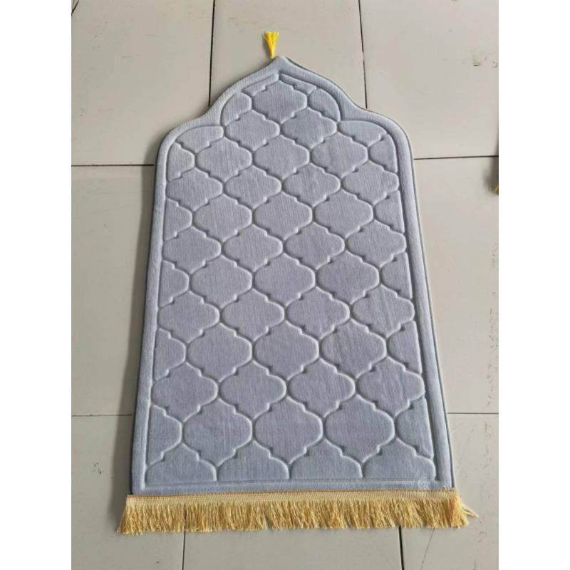 Flannel Prayer Mat for Muslim Ramadan Thick Printing Carpet Worship Kneel Embossing Floor Carpet Non-slip Soft Travel Prayer Rug