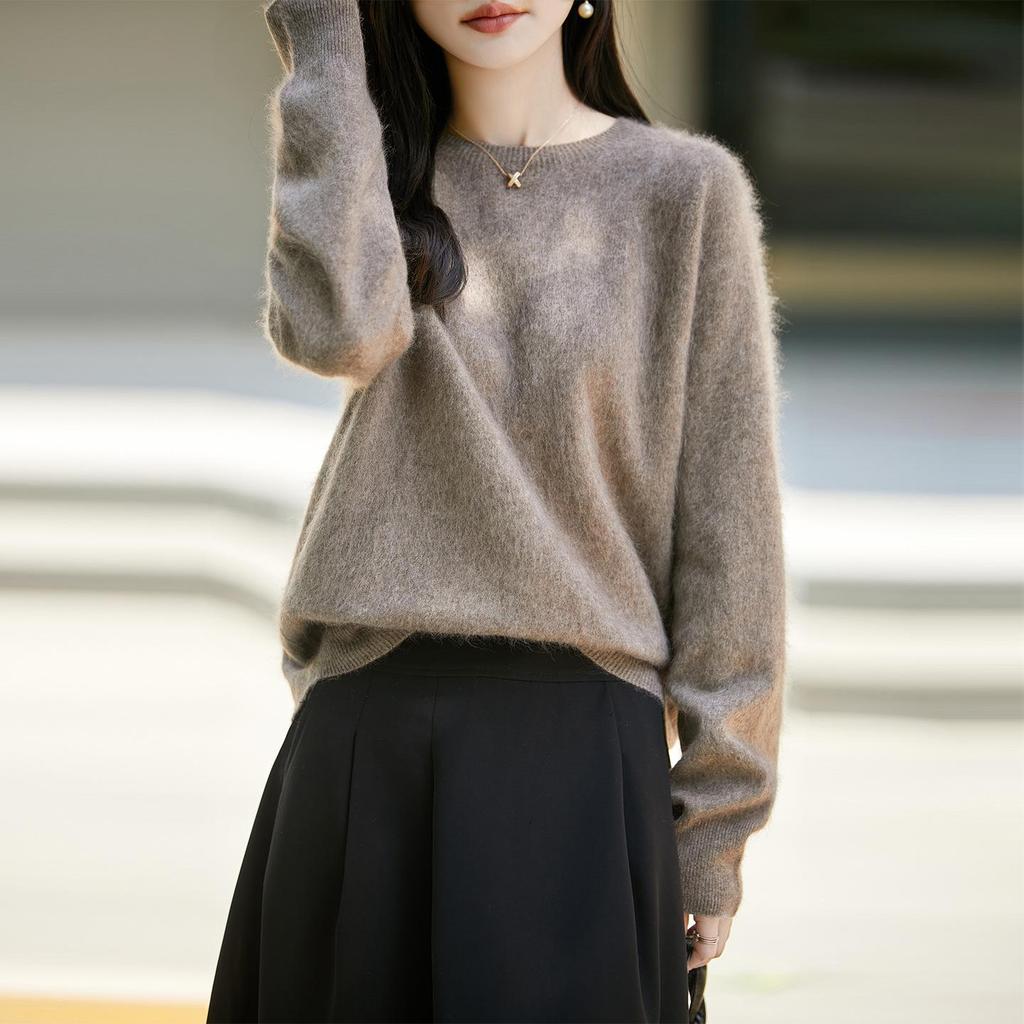 Women's Pure Wool Round Neck Sweater - Cozy Loose Knitwear for Autumn/Winter