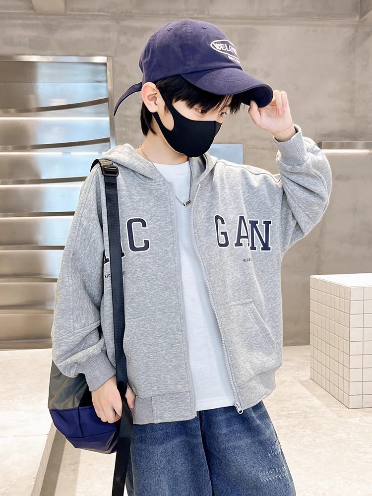 2025 Boys' & Girls' Stylish Sweatshirt: New Youth Autumn/Winter Street Style Top