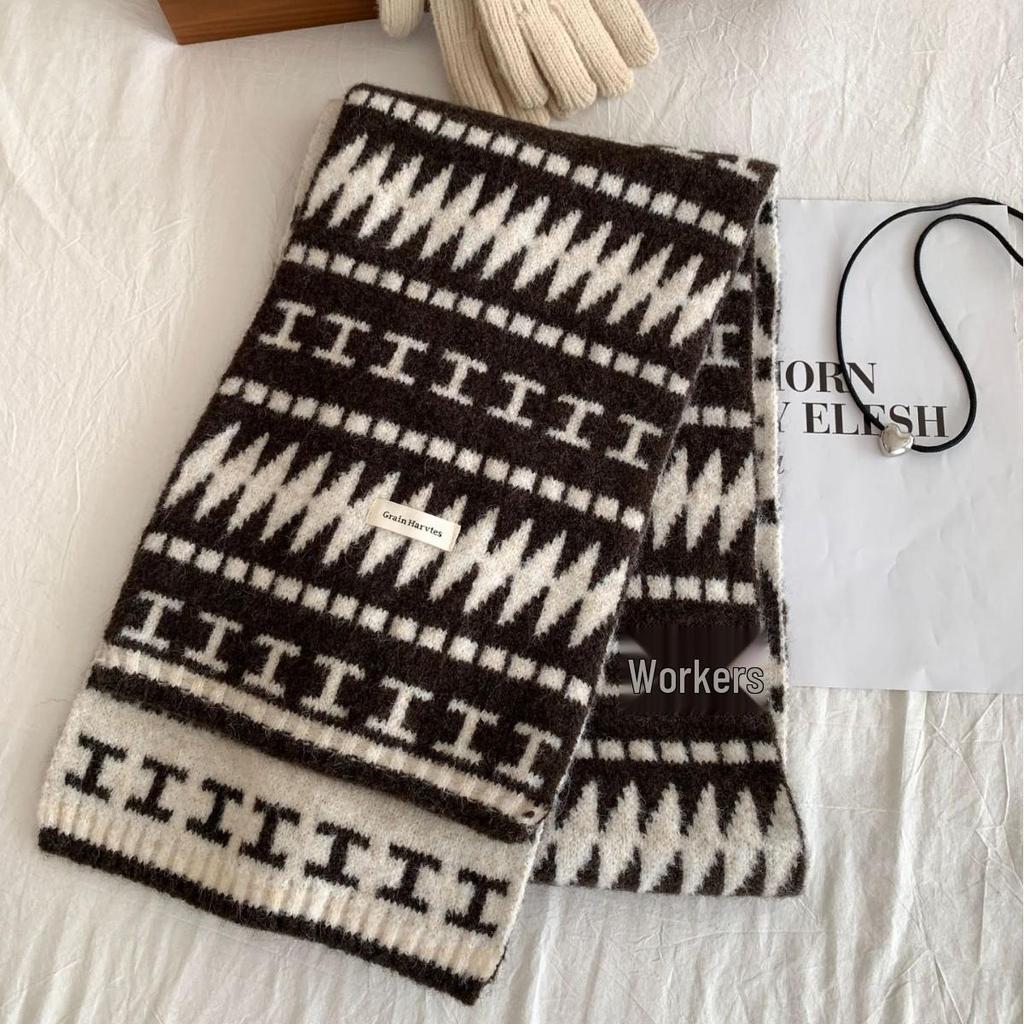 Fair Isle Wool-Blend Knitted Christmas Scarf for Men & Women - Warm, Cold-Proof, High-End Snood for Autumn/Winter