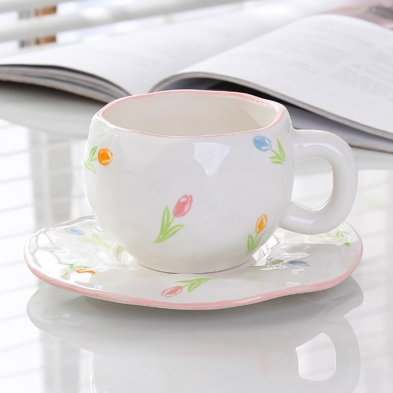Small floral creative ceramic coffee cup and saucer, hand-squeezed, hand-painted irregular high-value breakfast cup