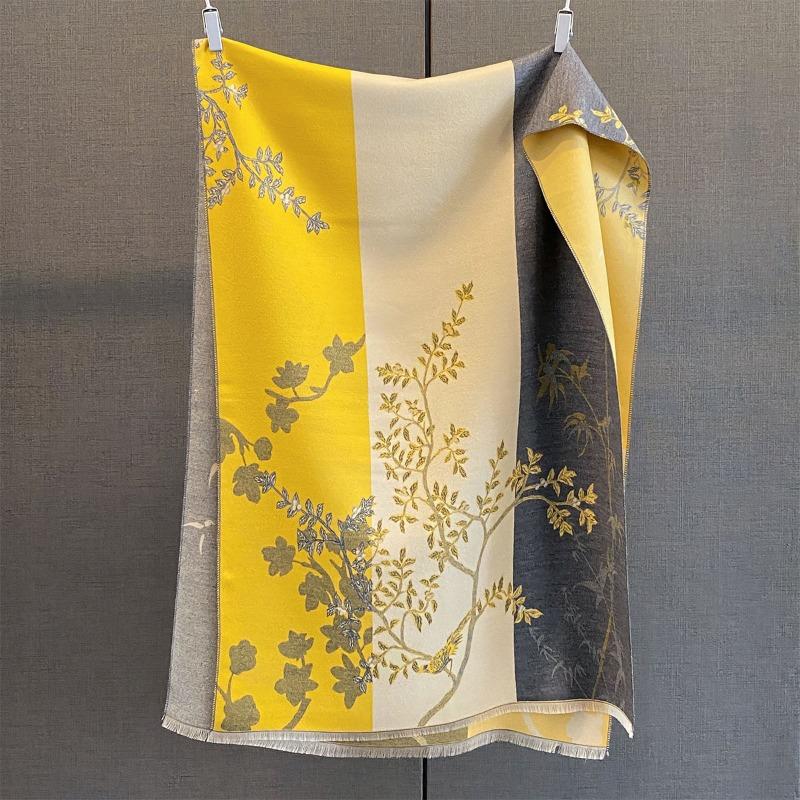 Autumn New Cashmere Tassel Scarf Women's Fashion Age-reducing Jacquard Scarf Warm and Thickened Large Shawl