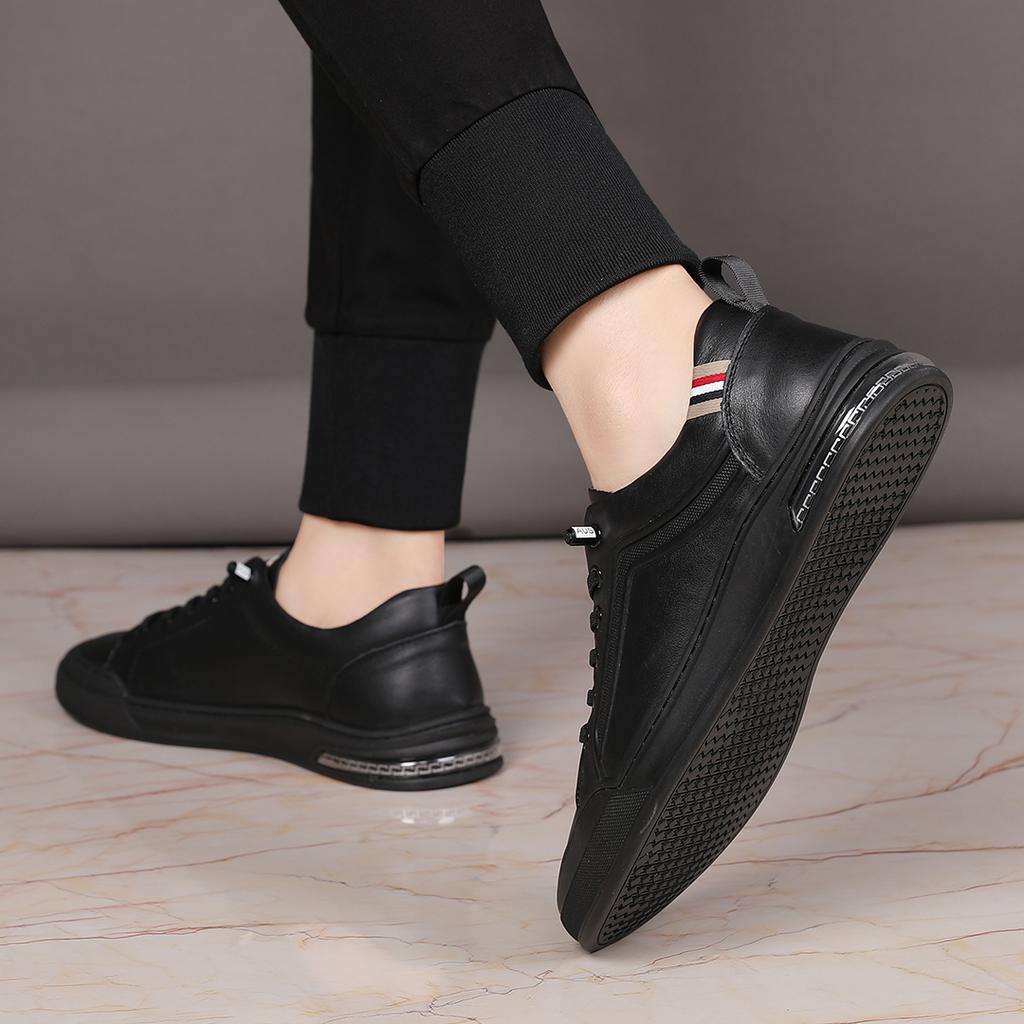 Men's Genuine Leather Casual Shoes Comfortable Lace-Up Walking Sneakers Breathable Outdoor Skate Shoes 2025 New Flats