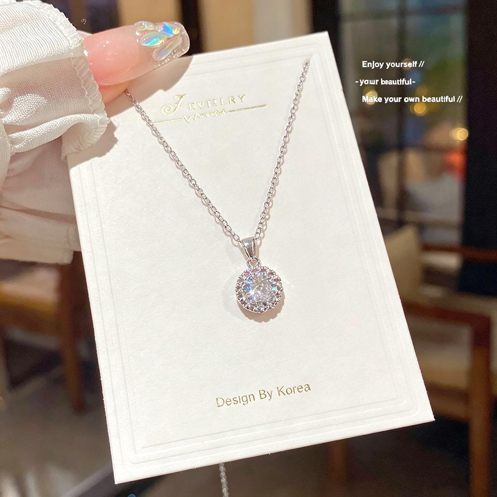 Japanese & Korean Zircon Flower Pendant Necklace - Fresh Design, High-End Feel