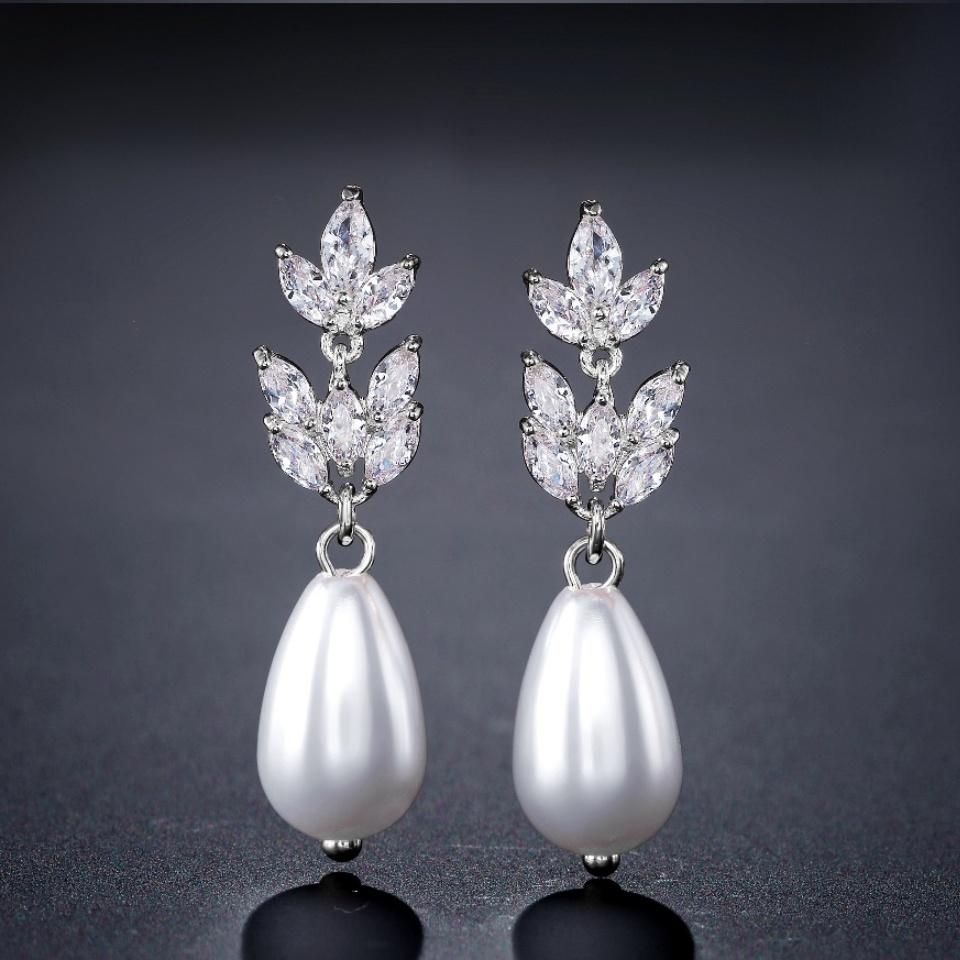 ZAKOL Classic Imitation Pearl Leaf Shaped Women's Dangle Earrings Inlaid Zircon Elegant Simple Bridal Wedding Jewelry Female